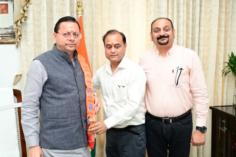 होलकर एजुकेशन ट्रस्ट के प्रतिनिधिमंडल ने मुख्यमंत्री से की भेंट