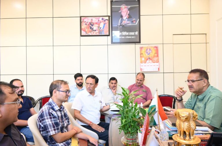 *मसूरी विधानसभा क्षेत्र के अंतर्गत विभिन्न क्षेत्रों में प्रस्तावित विकास कार्यों की समीक्षा करते कैबिनेट मंत्री गणेश जोशी*