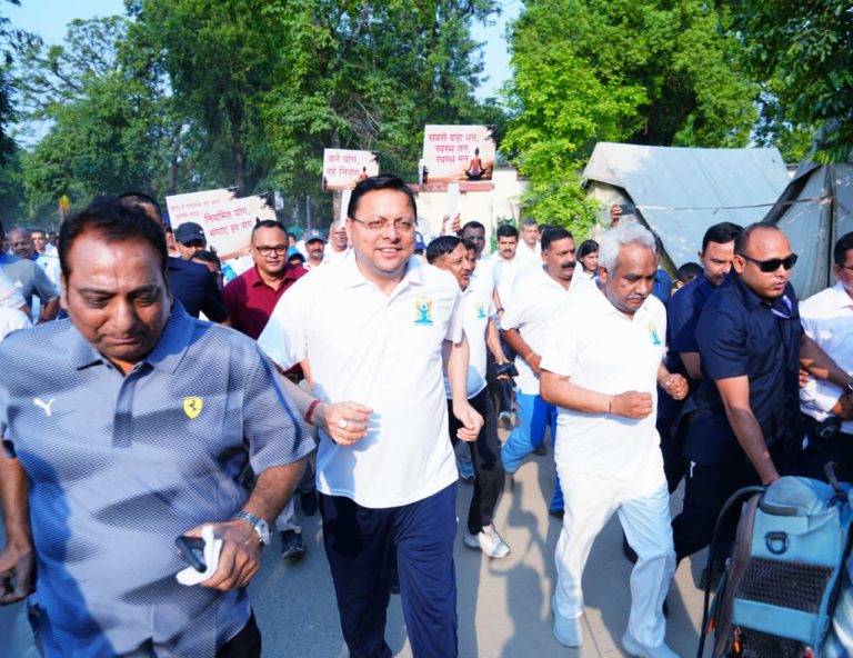सीएम धामी ने रन फॉर योगा कार्यक्रम में प्रतिभाग किया