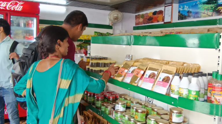 पेट्रोल पंपों से देशभर तक पहुंचेगा पहाड़ का स्वाद, रीप परियोजना से स्वयं सहायता समूहों की महिलाओं को मिलेगा बड़ा बाजार