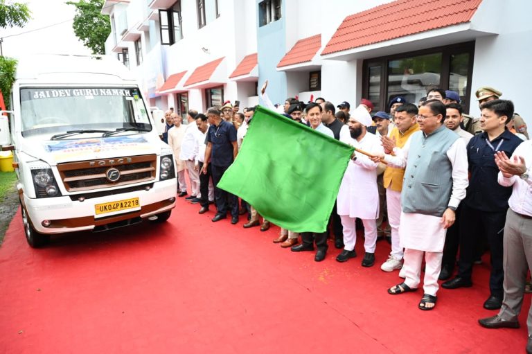 टनकपुर से कैलाश मानसरोवर यात्रा के प्रथम दल को मुख्यमंत्री ने हरी झंडी दिखाकर किया रवाना