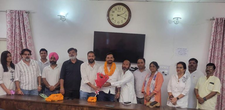 राष्ट्रीय स्वयं सुरक्षा संघ की बैठक में दिनेश मलिक बने राष्ट्रीय उपाध्यक्ष व उत्तराखंड प्रभारी