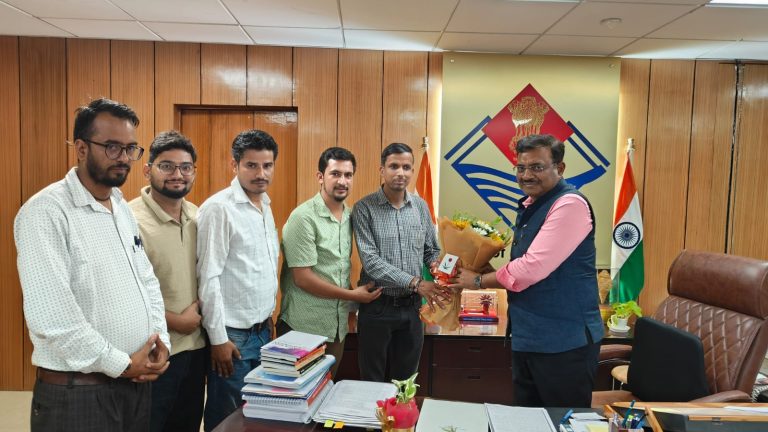 मुख्य सचिव से मिले वीबी-जी राम जी मिशन के कर्मचारी, समायोजन का आश्वासन मिला 