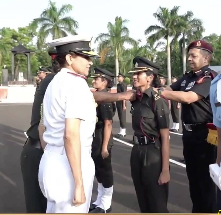 *”जनपद चमोली के नारायणबगड़ ब्लॉक की पालछुनी गांव की आस्था बेटी को लेफ्टिनेंट बनने की हार्दिक शुभकामनाएं”*💐💐