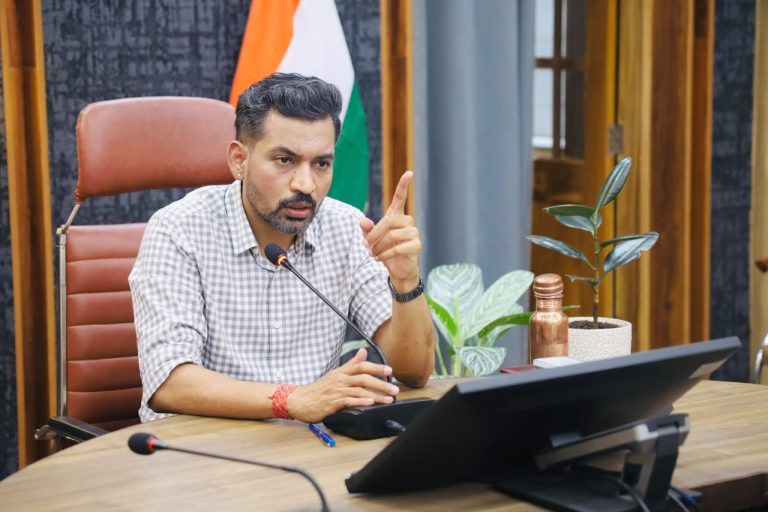 ई-ऑफिस व्यवस्था प्रभावी एवं सुगम बनाने के डीएम ने दिए निर्देश