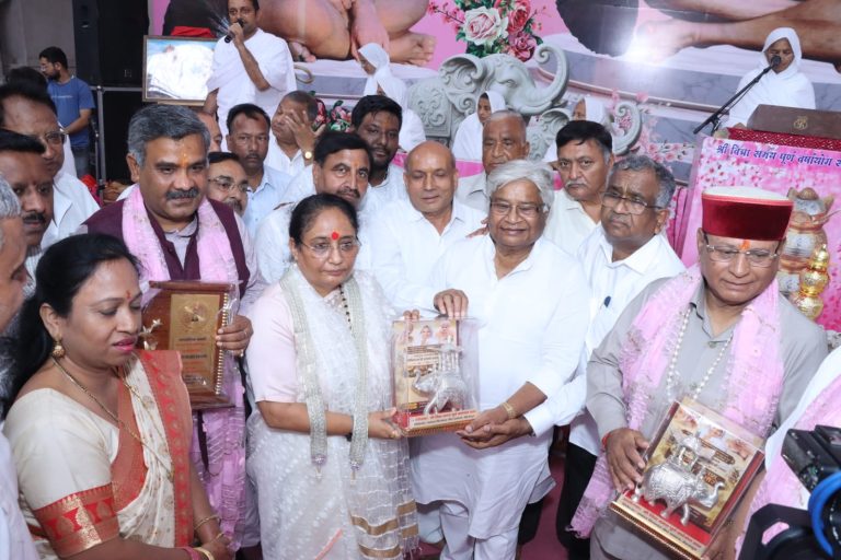 मंगल कलश स्थापना कार्यक्रम श्रद्धा एवं भक्ति भाव के साथ आयोजित किया गया
