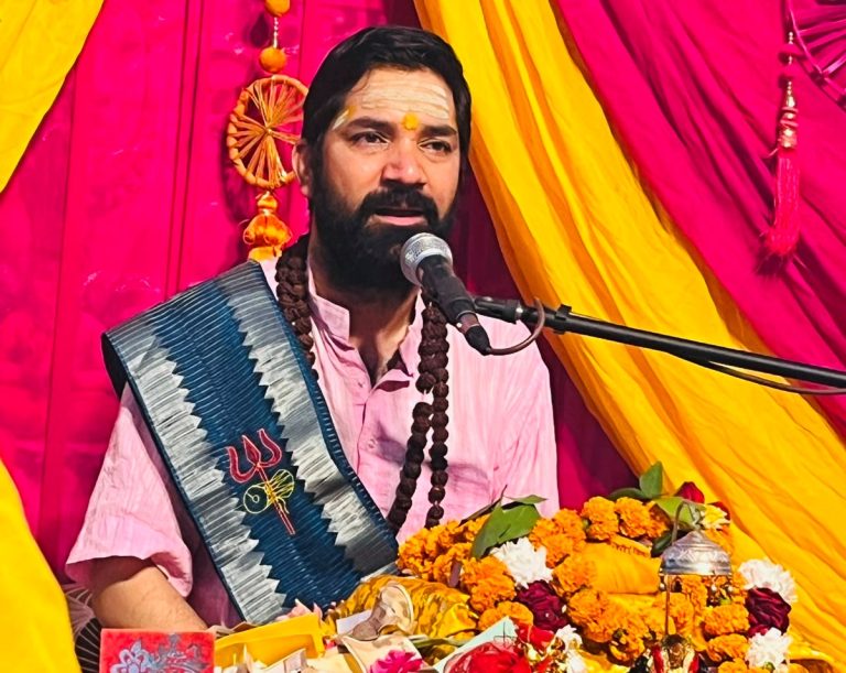 मंदिर,सत्संग और गुरु दर्शन के लिए जब भी जाएं अहंकार को त्याग कर जाना चाहिए: आचार्य महामाया प्रसाद