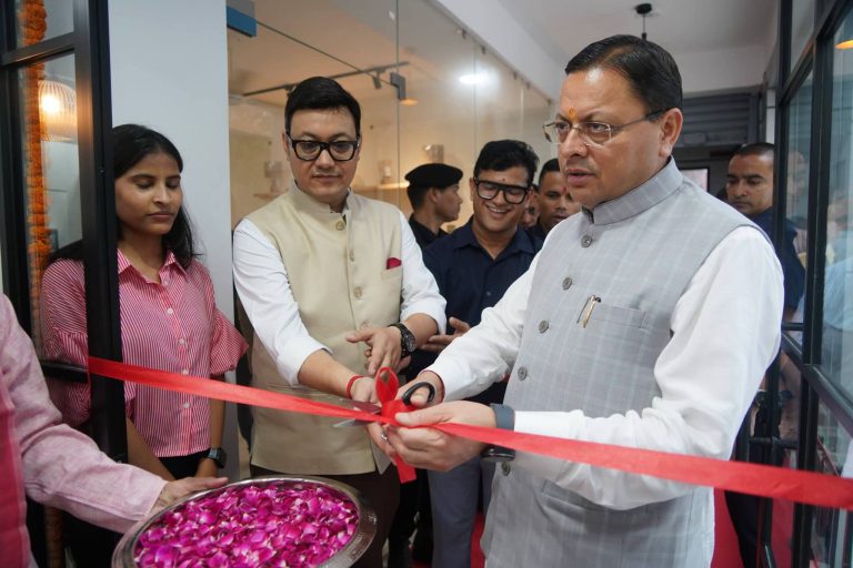 रेडियो आज भी जनसंवाद, जनजागरूकता और सामाजिक चेतना का प्रभावी माध्यमः सीएम