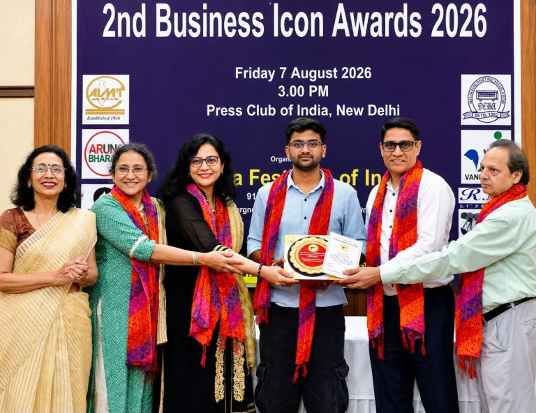 अल्मोड़ा के आशुबोध देवड़ी को राजनीतिक जनसंपर्क में योगदान के लिए मिला सम्मान