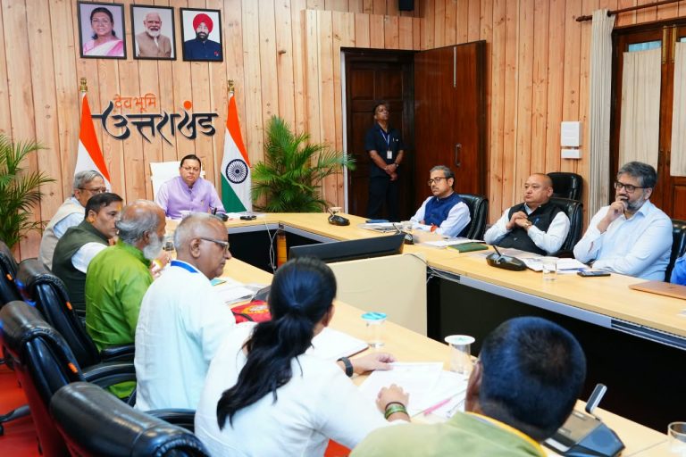 रिवर्स पलायन के लिए विभागीय योजनाओं का प्रभावी क्रियान्वयन सुनिश्चित करेंः मुख्यमंत्री, ग्राम्य विकास एवं पलायन निवारण आयोग की बैठक में दिए निर्देश